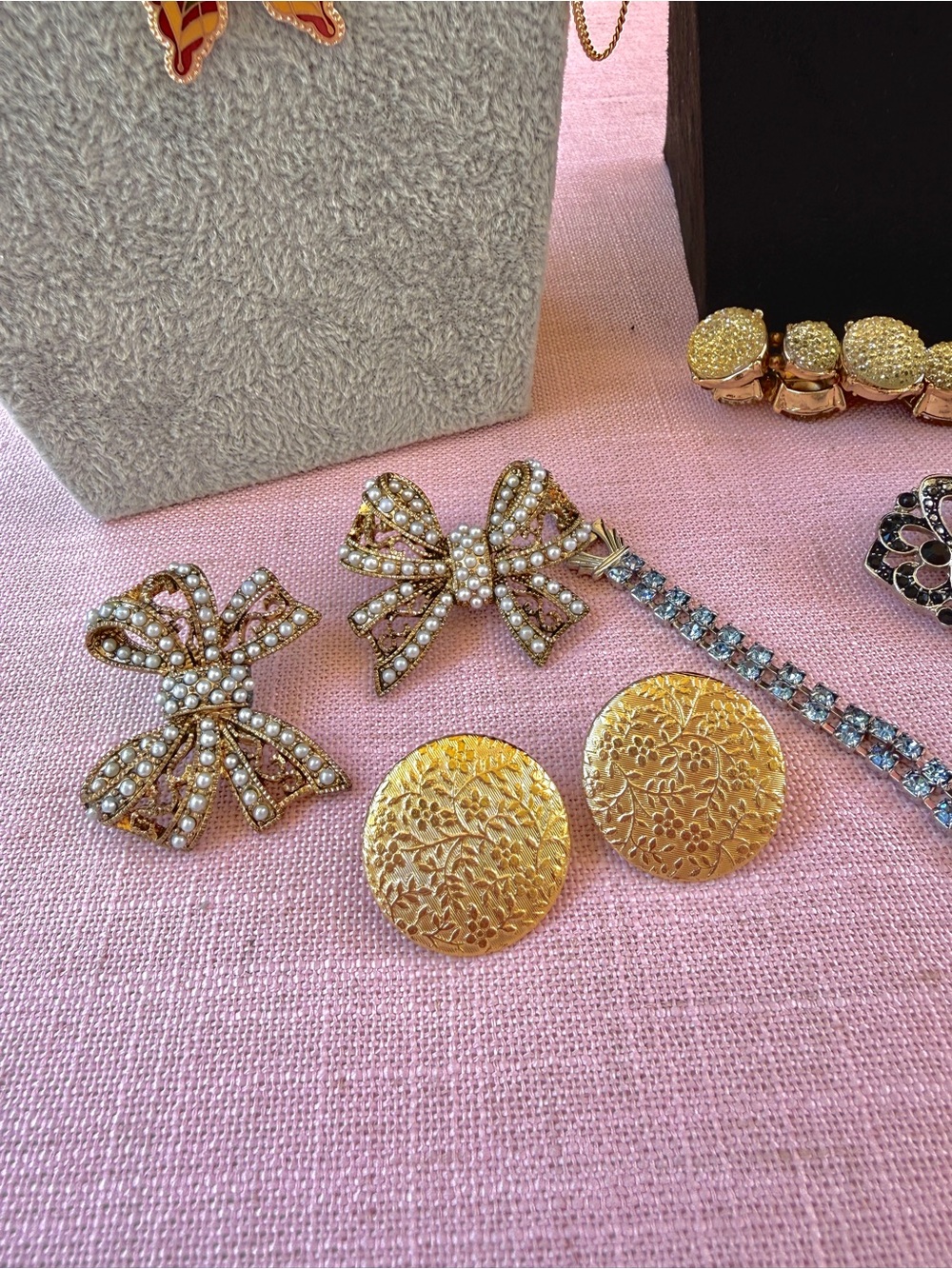 Vintage Jewelry lot 16 pieces|JOMAZ Avon Sarah Coventry|brooches Necklaces - Picture 7 of 16